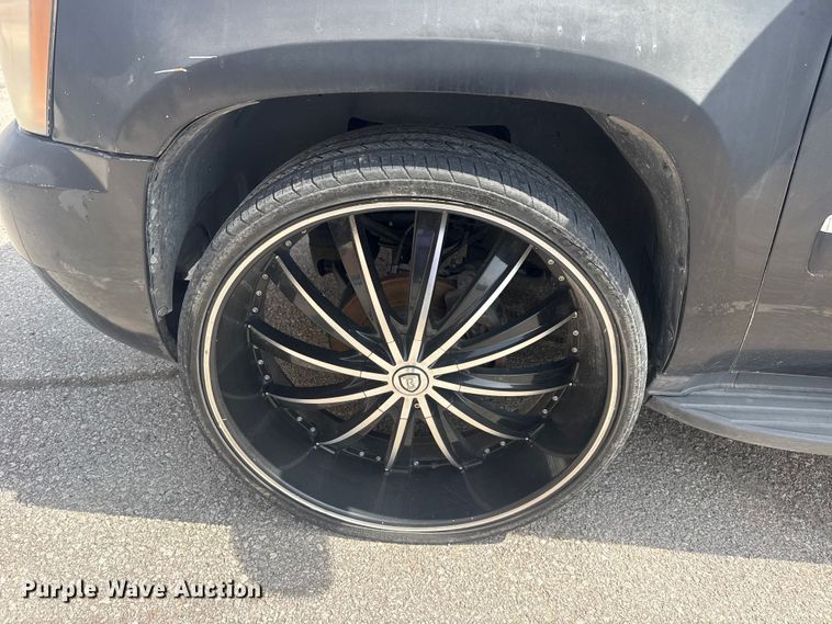 image for item FB8698 2010 Chevrolet Tahoe SUV