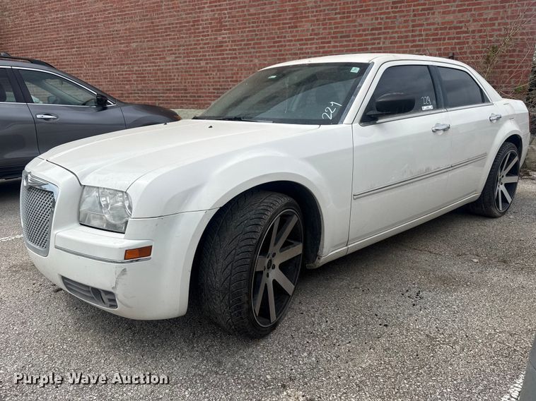 image for item FB8699 2010 Chrysler 300 