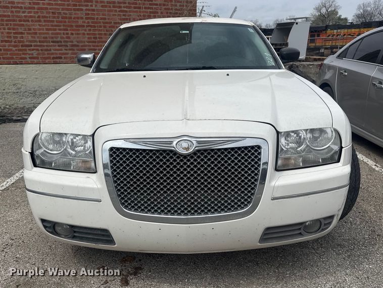 image for item FB8699 2010 Chrysler 300 