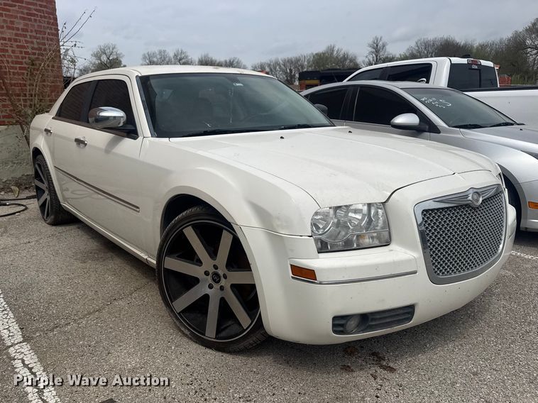 image for item FB8699 2010 Chrysler 300 