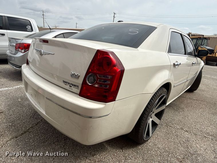 image for item FB8699 2010 Chrysler 300 