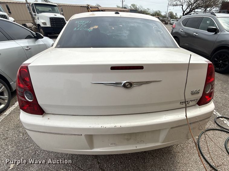 image for item FB8699 2010 Chrysler 300 