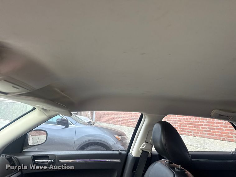 image for item FB8699 2010 Chrysler 300 