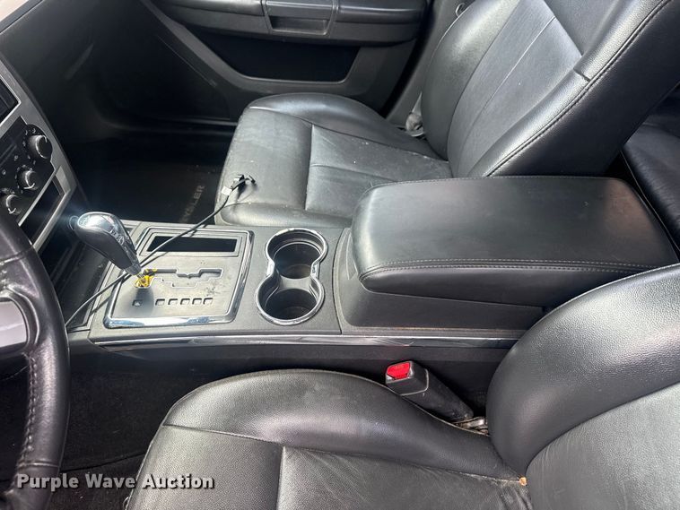 image for item FB8699 2010 Chrysler 300 