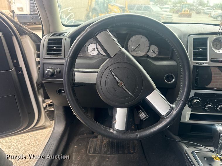 image for item FB8699 2010 Chrysler 300 