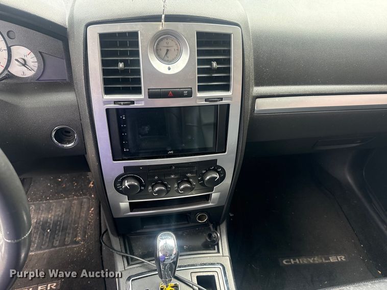 image for item FB8699 2010 Chrysler 300 