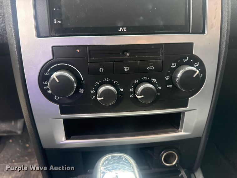 image for item FB8699 2010 Chrysler 300 