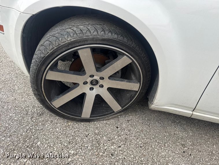 image for item FB8699 2010 Chrysler 300 