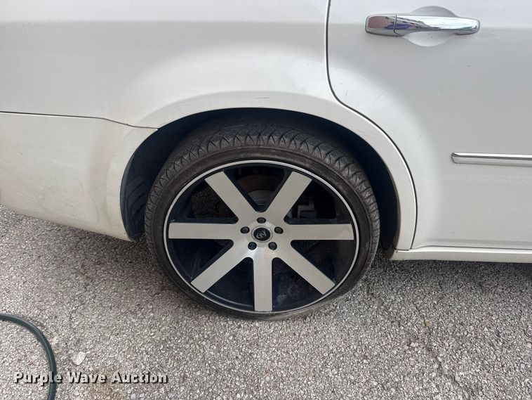 image for item FB8699 2010 Chrysler 300 