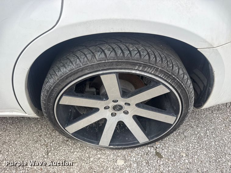 image for item FB8699 2010 Chrysler 300 