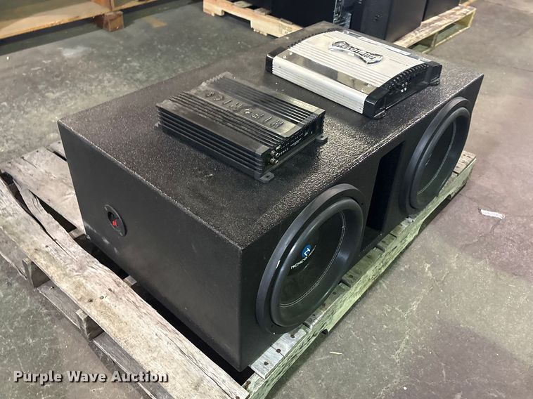image for item FB8706 (2) amplifiers