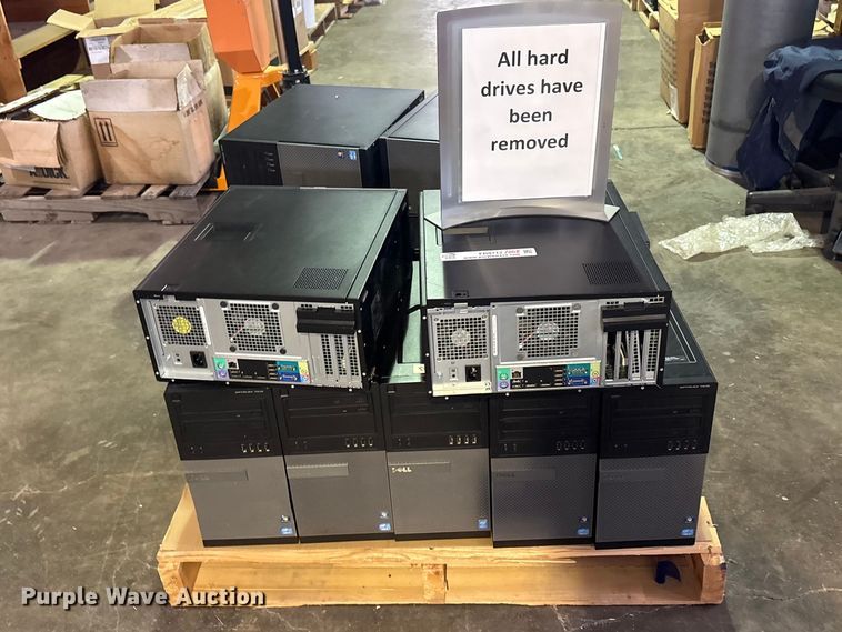 image for item FB8712 Approximately 16 Dell CPUs