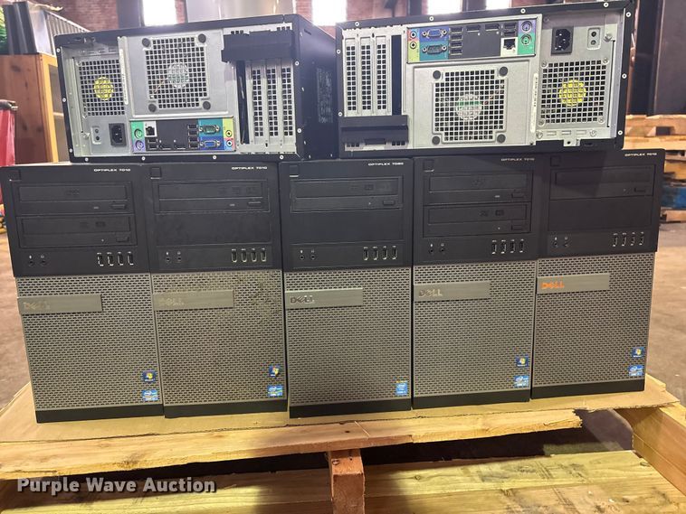 image for item FB8712 Approximately 16 Dell CPUs