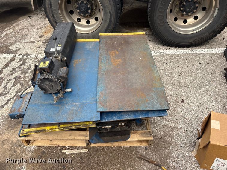 image for item FB8733 Rotary Lift SM122-9 four post automotive lift