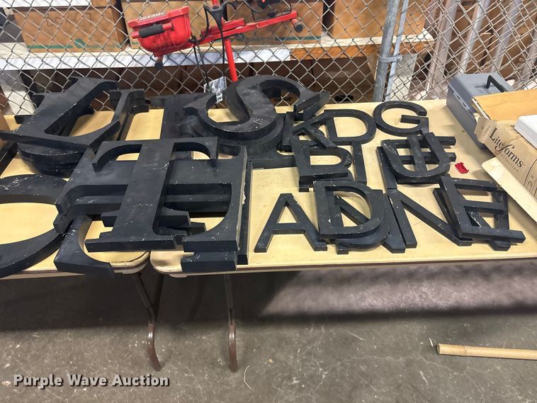 image for item FB8735 Decorative lettering