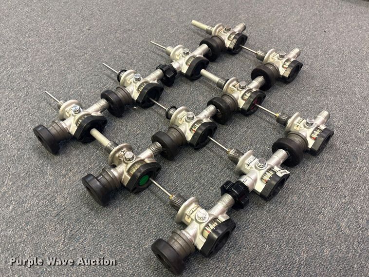 image for item FB8740 (11) Survivair 920312/920322 high pressure composite SCBA tank valves