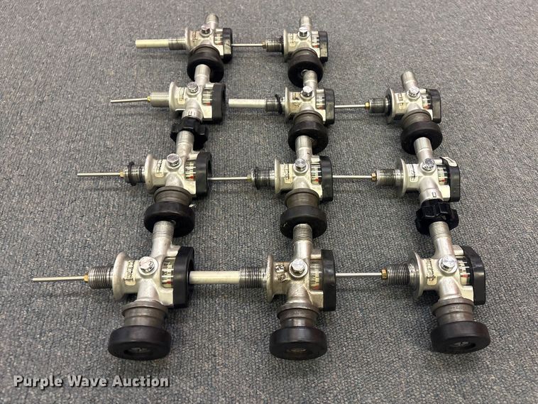 image for item FB8740 (11) Survivair 920312/920322 high pressure composite SCBA tank valves