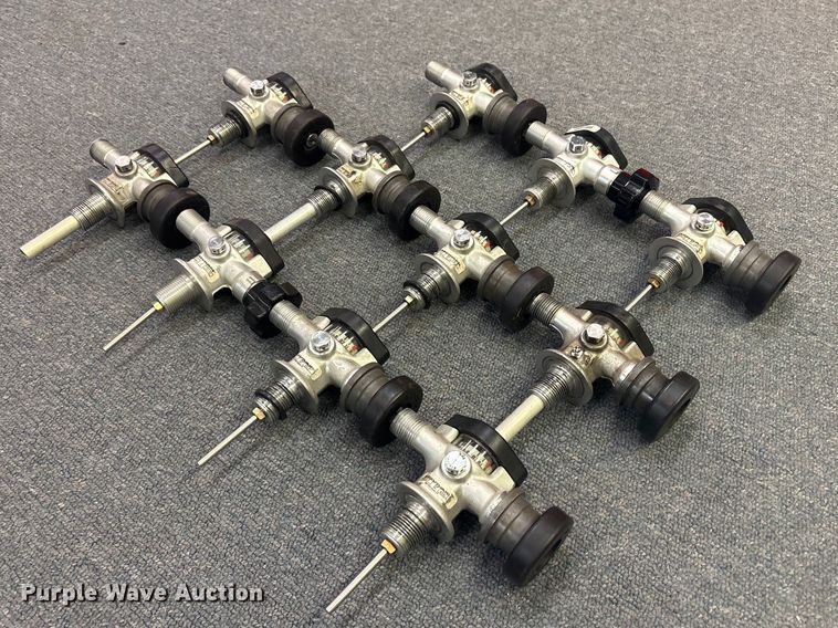 image for item FB8740 (11) Survivair 920312/920322 high pressure composite SCBA tank valves