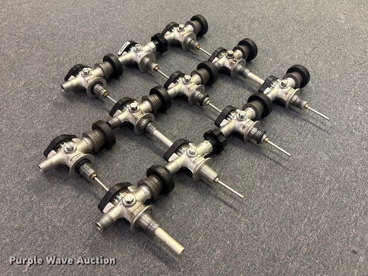 image for item FB8740 (11) Survivair 920312/920322 high pressure composite SCBA tank valves