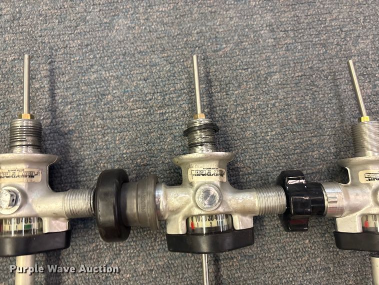 image for item FB8740 (11) Survivair 920312/920322 high pressure composite SCBA tank valves