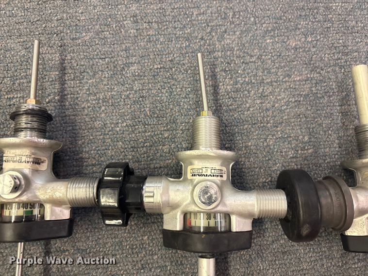 image for item FB8740 (11) Survivair 920312/920322 high pressure composite SCBA tank valves