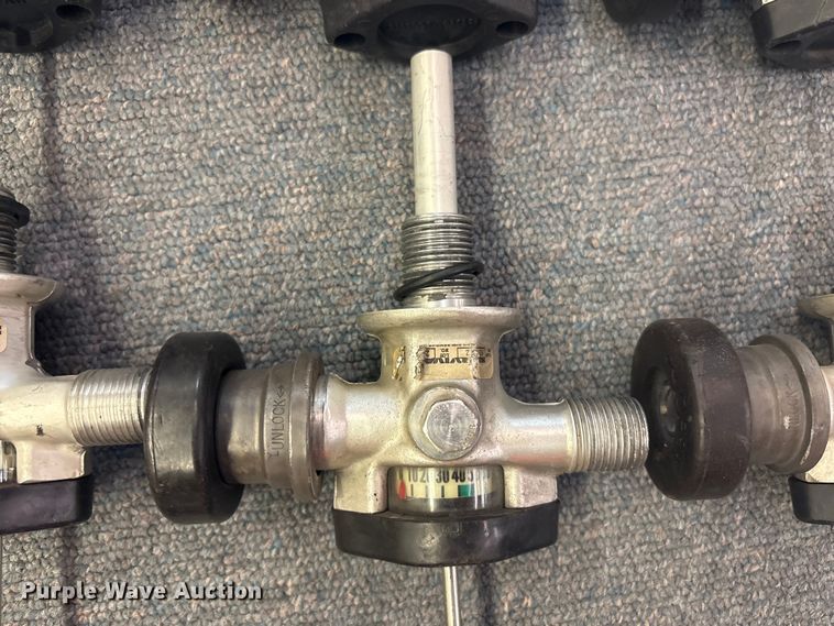 image for item FB8740 (11) Survivair 920312/920322 high pressure composite SCBA tank valves