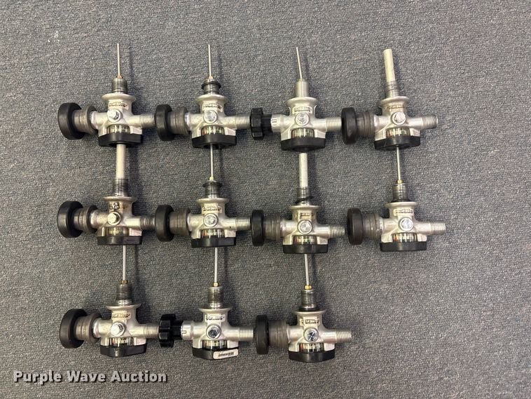 image for item FB8740 (11) Survivair 920312/920322 high pressure composite SCBA tank valves