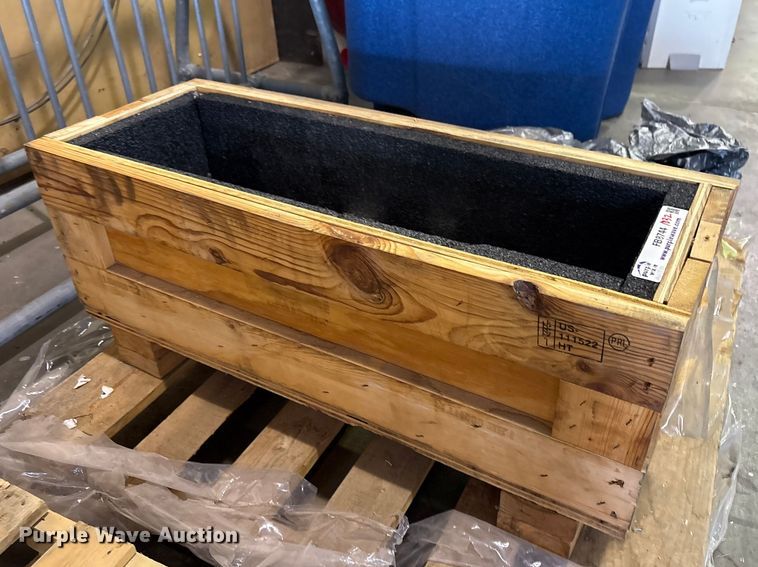 image for item FB8744 (2) Mac's hydraulic cylinders