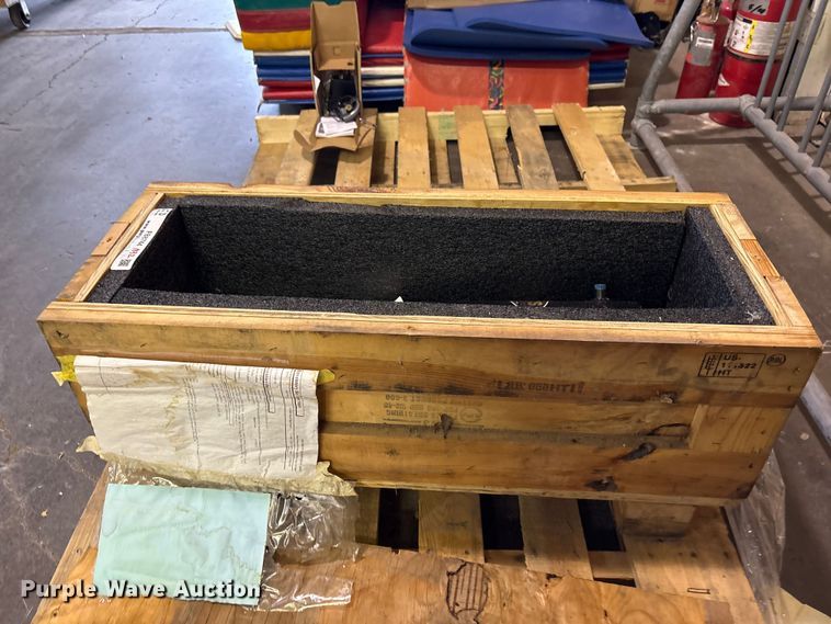 image for item FB8744 (2) Mac's hydraulic cylinders