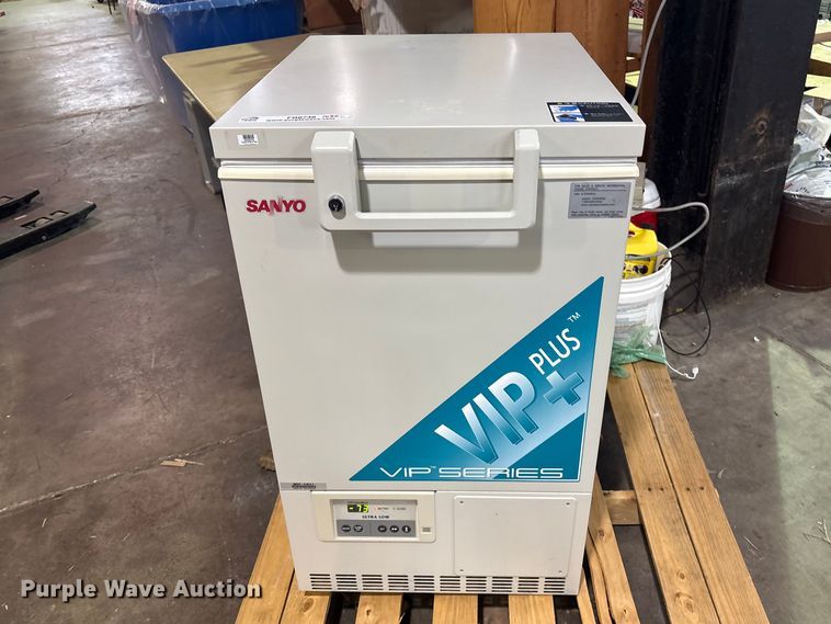 image for item FB8748 Sanyo MDF-C8V1 freezer