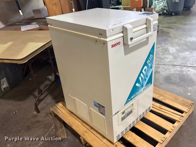 image for item FB8748 Sanyo MDF-C8V1 freezer