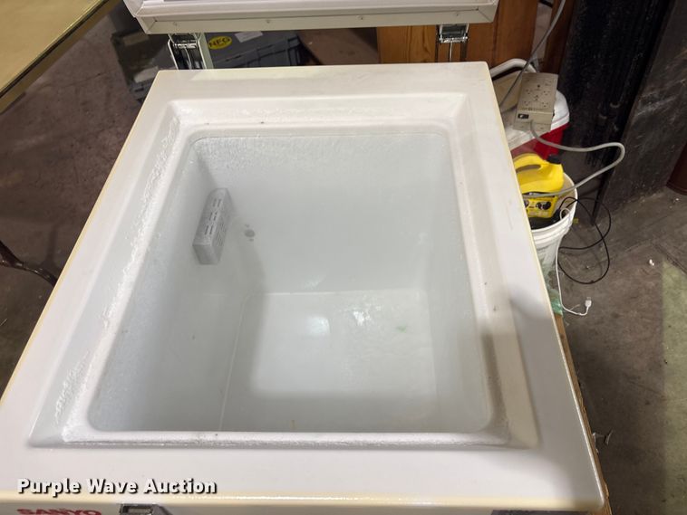 image for item FB8748 Sanyo MDF-C8V1 freezer