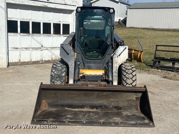 image for item FC4518 2010 John Deere 328D skid steer loader