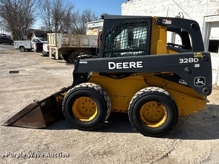 image for item FC4518 2010 John Deere 328D skid steer loader