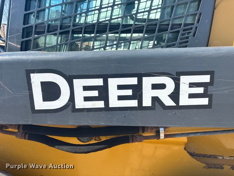 image for item FC4518 2010 John Deere 328D skid steer loader