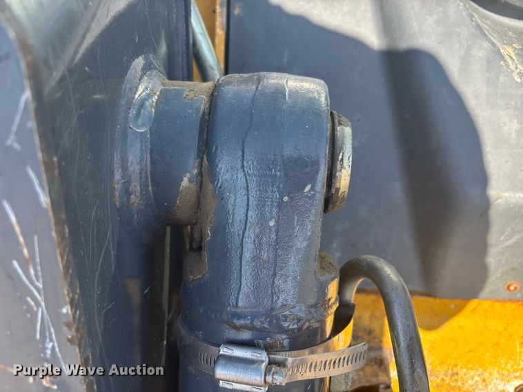 image for item FC4518 2010 John Deere 328D skid steer loader