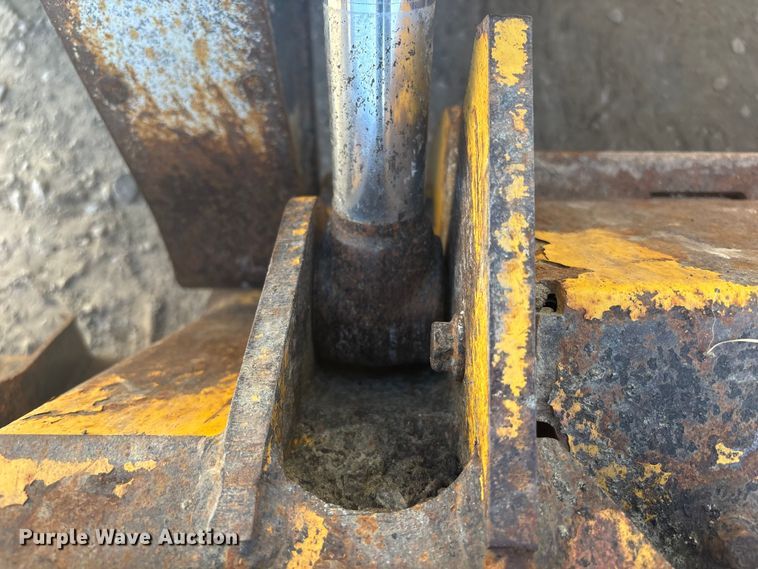 image for item FC4518 2010 John Deere 328D skid steer loader