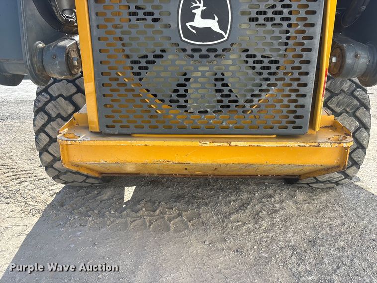 image for item FC4518 2010 John Deere 328D skid steer loader