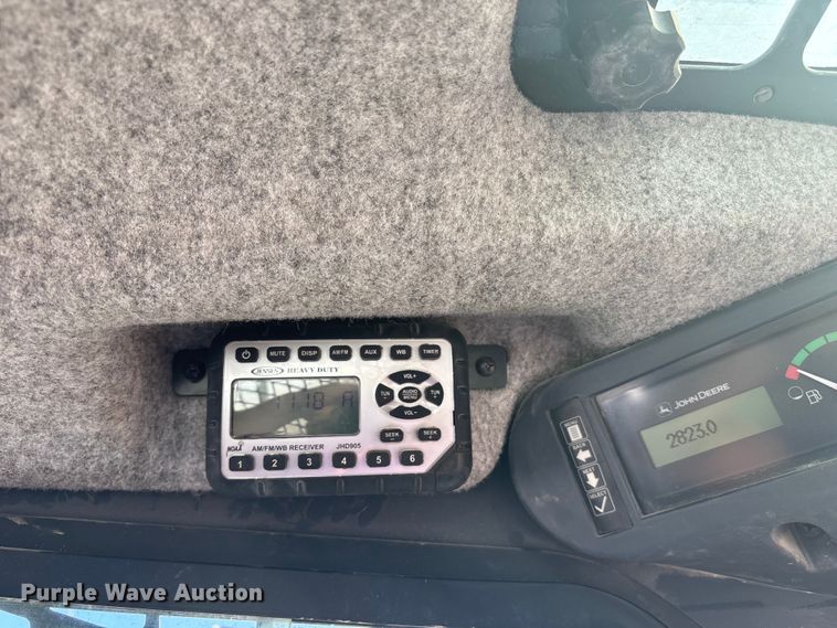 image for item FC4518 2010 John Deere 328D skid steer loader