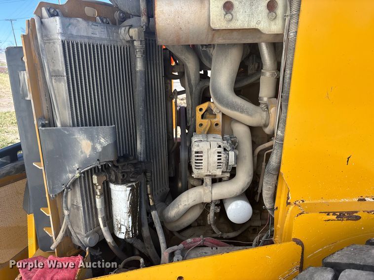 image for item FC4518 2010 John Deere 328D skid steer loader