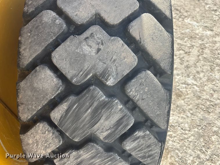 image for item FC4518 2010 John Deere 328D skid steer loader