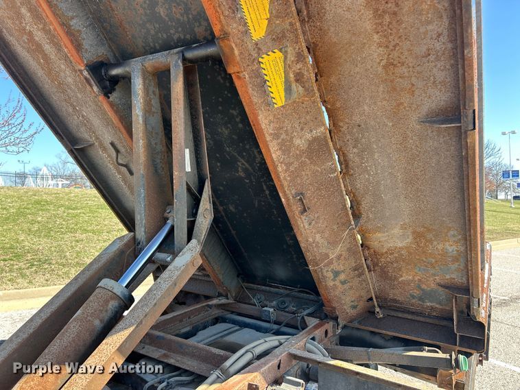 image for item FC5159 2009 Ford F450 XL Super Duty dump truck