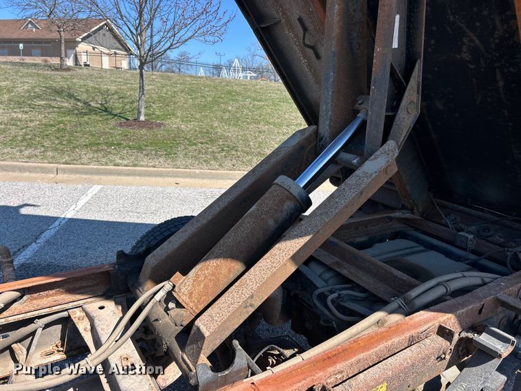 image for item FC5159 2009 Ford F450 XL Super Duty dump truck