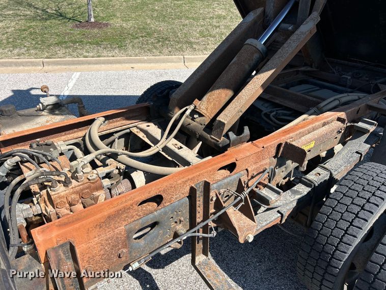 image for item FC5159 2009 Ford F450 XL Super Duty dump truck