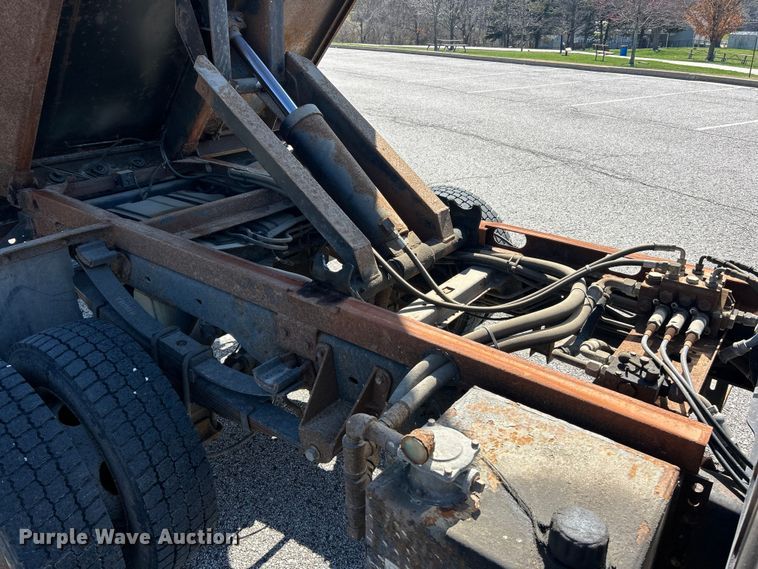 image for item FC5159 2009 Ford F450 XL Super Duty dump truck