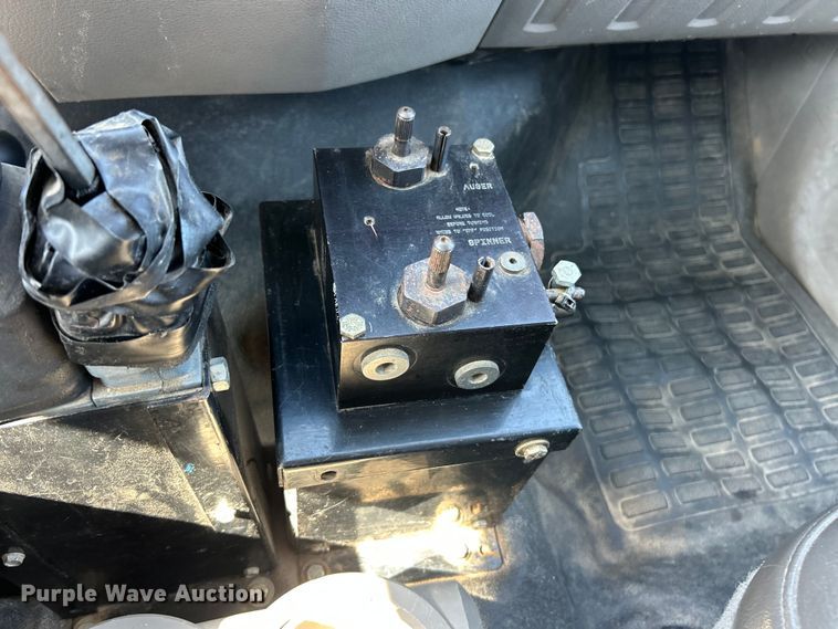 image for item FC5159 2009 Ford F450 XL Super Duty dump truck