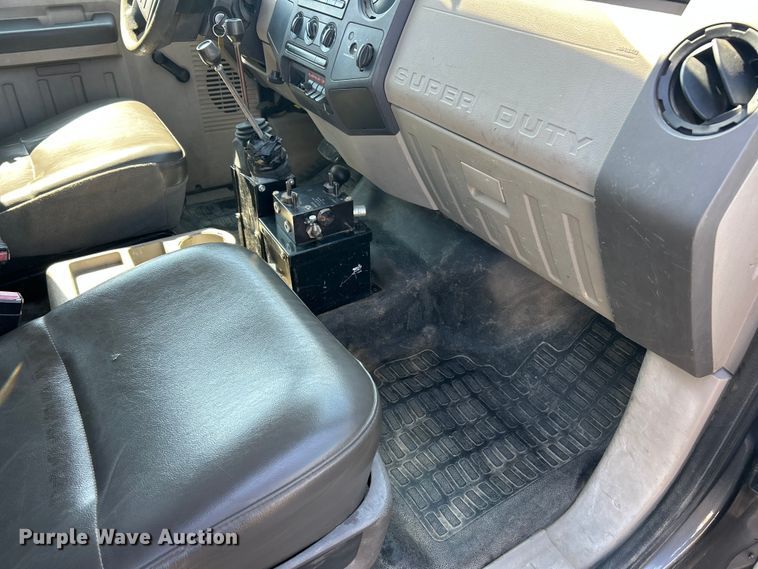 image for item FC5159 2009 Ford F450 XL Super Duty dump truck