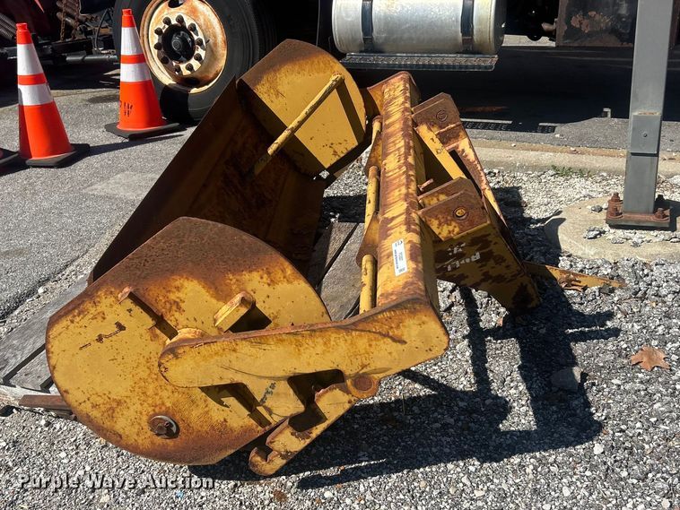 image for item FC5227 1997 Woods R1060 box blade