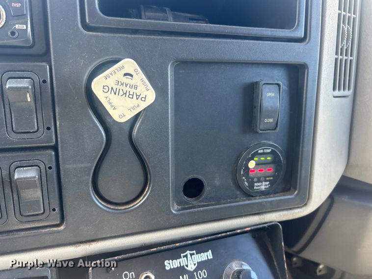 image for item FC5228 2010 International WorkStar 7400 dump truck