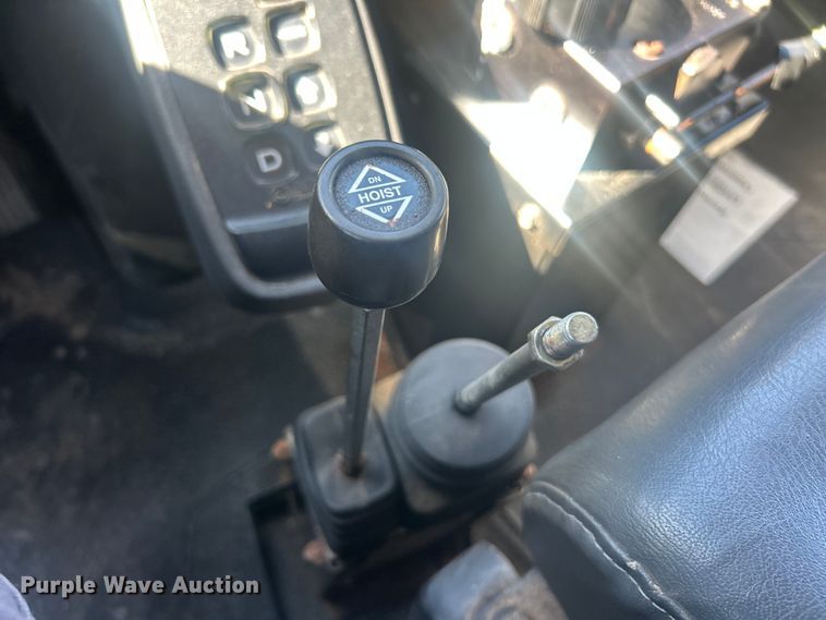 image for item FC5228 2010 International WorkStar 7400 dump truck